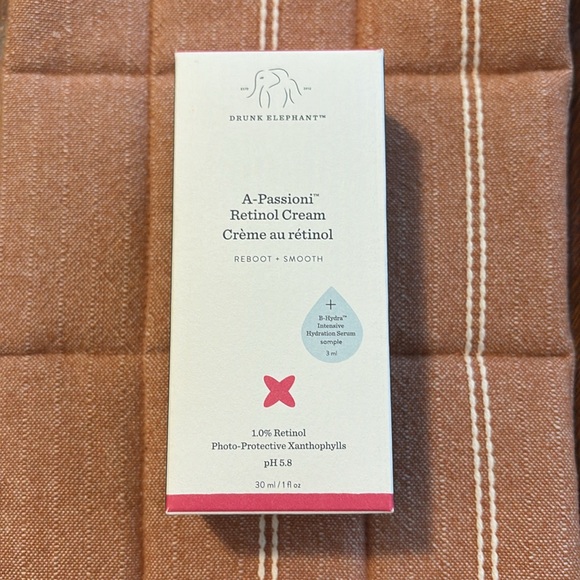Drunk Elephant A-Passioni™ Retinol Cream - Picture 5 of 7